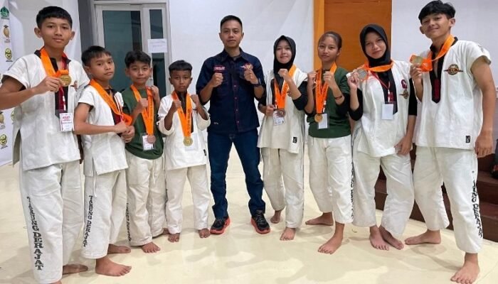 Bersatu di Satlat Cirata KBB, Atlet Purwakarta dan Bandung Barat Sabet 8 Medali di Kejurcab Tarung Derajat 2026