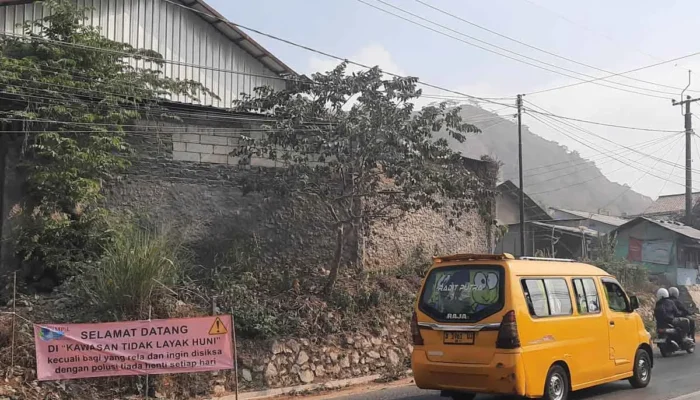 Ilustrasi pemantauan kualitas udara di Jawa Barat dengan sorotan kondisi udara Cimahi, Kabupaten Bandung, dan Bandung Barat