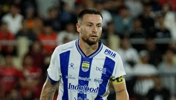 Marc Klok Soroti Kekompakan Persib Jelang Hadapi Cong Viettel, Target 6 Poin
