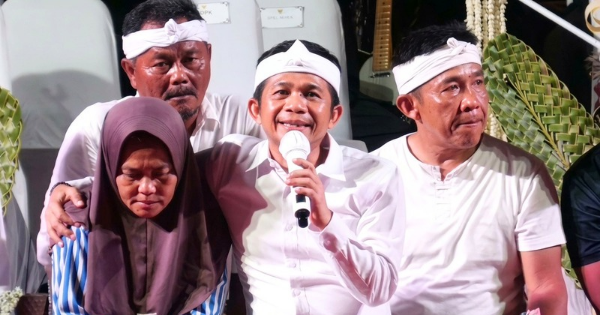 Aksi Spontan Bupati Purwakarta di Lapangan Glatik: Donasi Tembus Rp20 Juta untuk Ibu Atik
