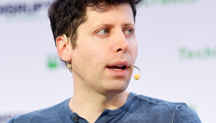 Sam Altman: Dunia Harus Siap Menerima Sisi Buruk di Balik Kemajuan AI