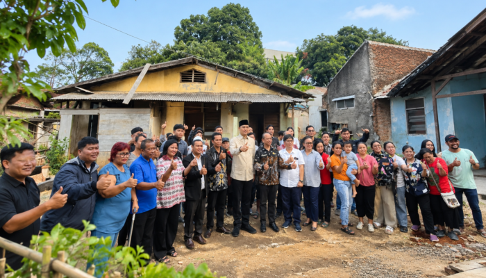 Vera Novia mendampingi Staf Khusus Menteri Agama dalam peninjauan pembangunan GKPS Cikopo di Purwakarta. (Foto: Istimewa)