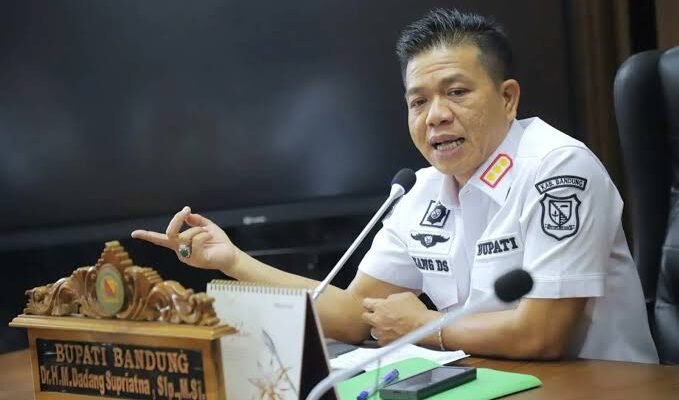 Sampah Kabupaten Bandung Menumpuk, Pemkab: Pengiriman 450 Ton per Hari ke TPPAS Rencana Pemkab Bandung mengirimkan 450 ton sampah per hari ke TPPAS Legok Nangka. (Foto: Indokliknews.com)