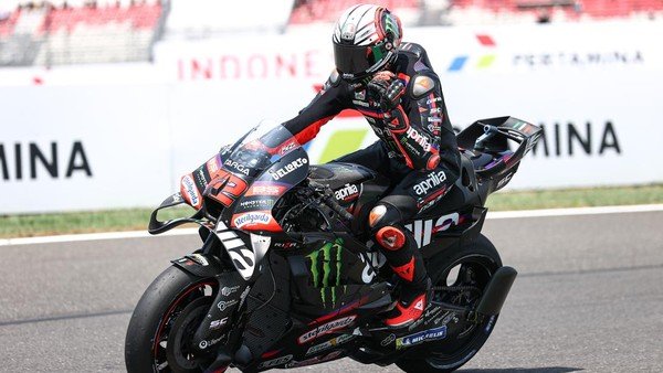 Bezzecchi Taklukkan Mandalika, Marc Marquez Gagal Tembus Lima Besar Momen Marco Bezzecchi di kualifikasi MotoGP Mandalika 2026. (Foto: Getty Images/Robertus Pudyanto)